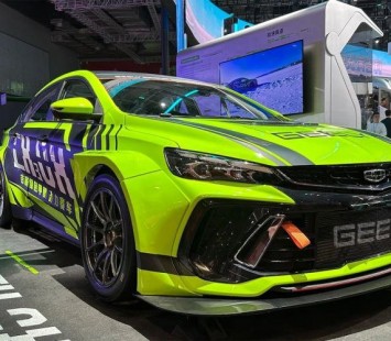 Geely создали спорткар на МЕТАНОЛЕ!