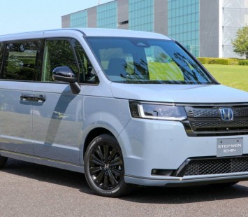 Honda выпустила спецкомплектацию вэна Stepwgn