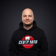 Менеджер Дмитрий Бурцев