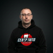 Менеджер Максим Варфоломеев